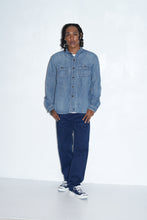 将图片加载到图库查看器，STAND COLLAR DENIM SHIRT
